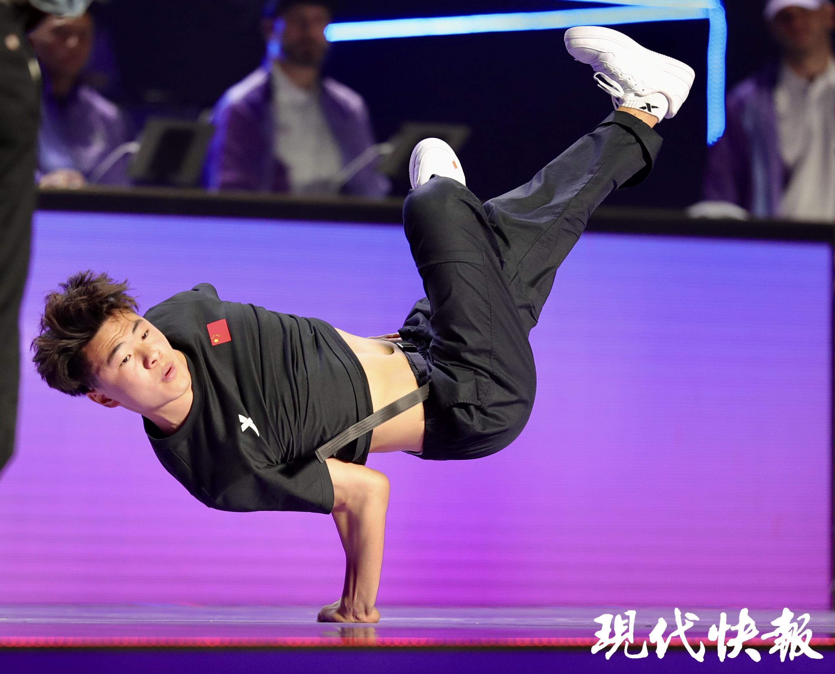球速体育官网文脉华章｜奥运刮起“潮玩”风体育文化的年轻态表达(图5)
